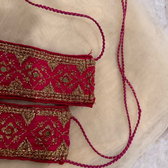 Pink Embroidered Bridal Lehenga Size Small - Picture 16 of 16